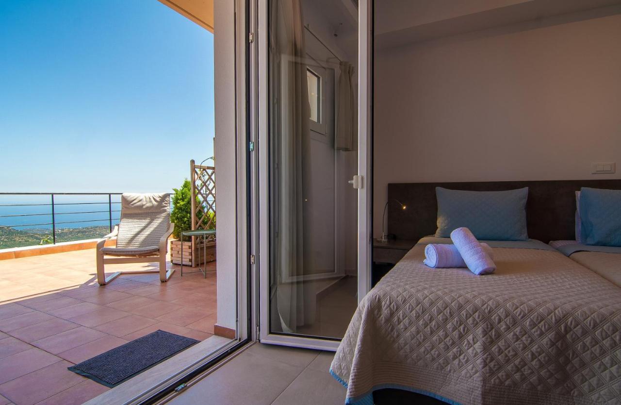 Villa Dio Petres Kroustas Ngoại thất bức ảnh